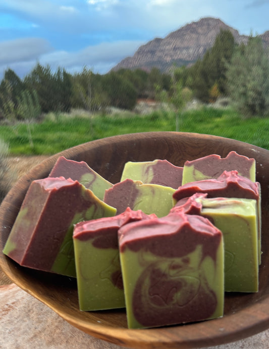 Christmas: Chlorella Rhubarb: Deep cleanser, Purifier, Anti-oxidant, Vitamin-rich, Anthocyanins, moisturizing