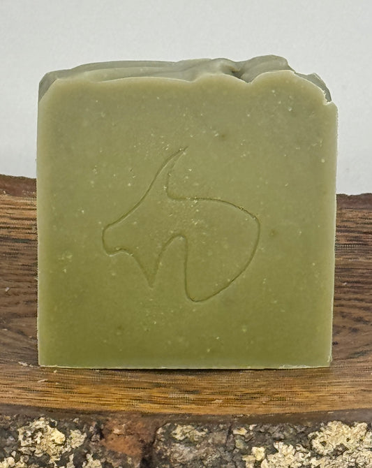Green Pig: Chlorella Lard Solid: Deep cleanser, anti-oxidant, vitamin-packed, soothing, conditioning