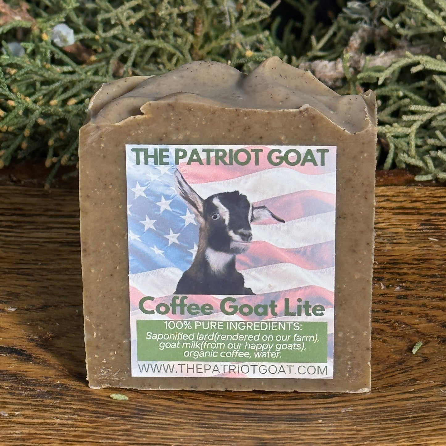Coffee Goat Lite: kitchen soap, invigorating scent, anti-oxidant, exfoliant, anti-oxidant.